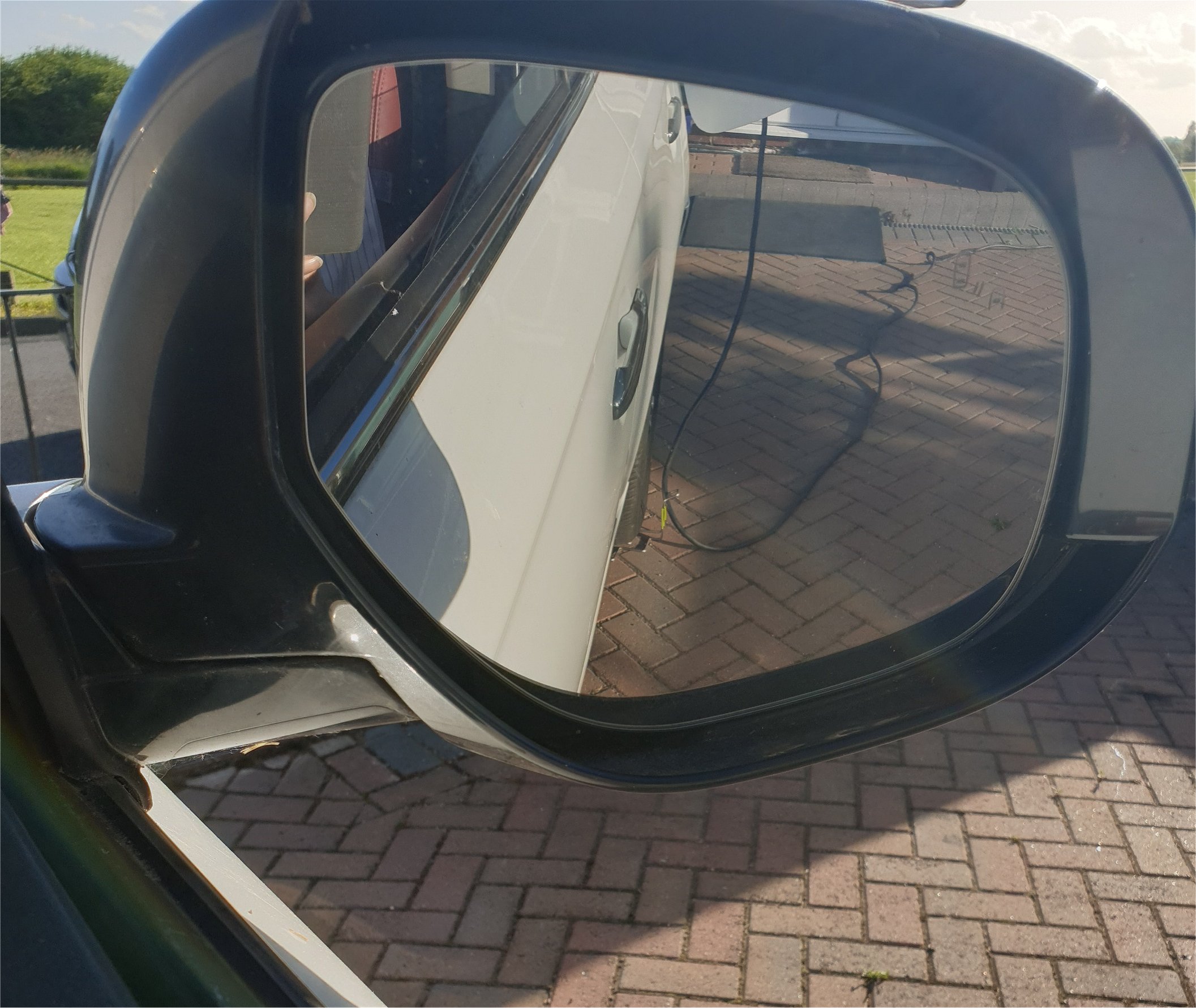 CableKnight anti-theft device to protect your EV Car Charging Cable using your mirror